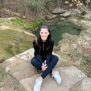 Meet your Posher, Cynthia